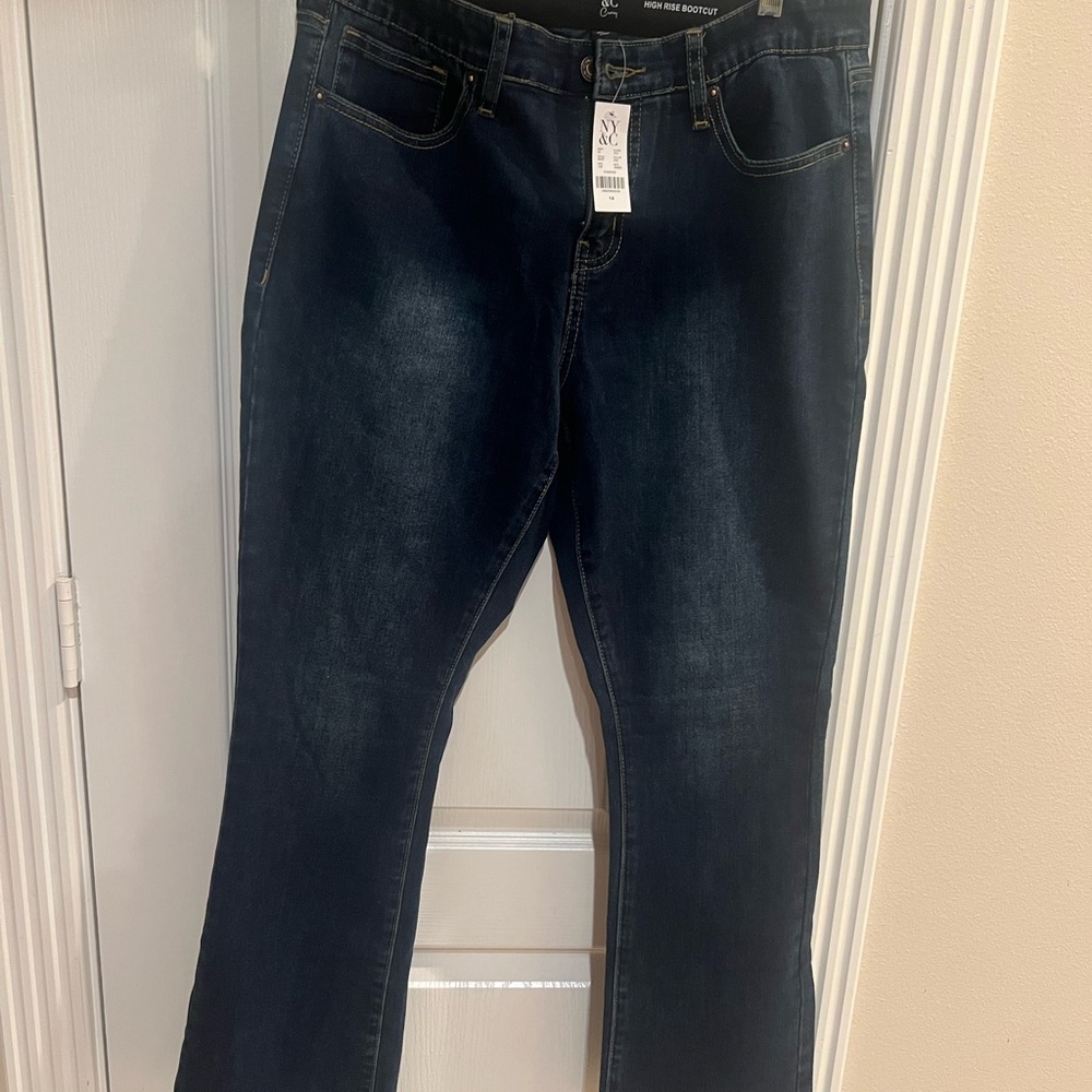 NWT NY&C Petite Curvy High Rise Bootcut Jeans Size 14
